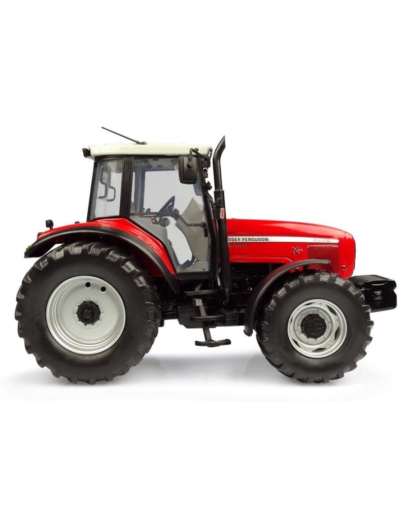 Universal Hobbies Universal Hobbies 5331 - Massey Ferguson 8220 Xtra 1:32