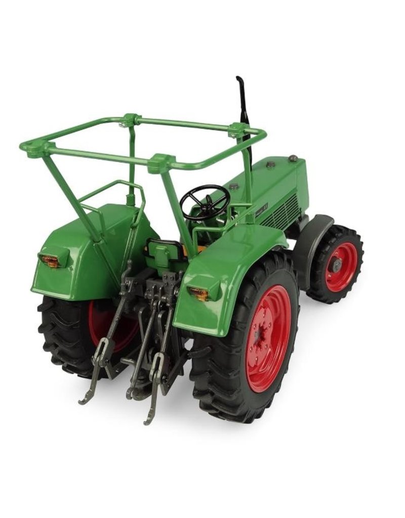 Universal Hobbies Universal Hobbies 5309 - Fendt Farmer 4S - 4WD met veiligheidsframe 1:32