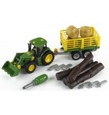 Theo Klein 3906 - John Deere trekker met voorlader en aanhanger voor hout en hooi.