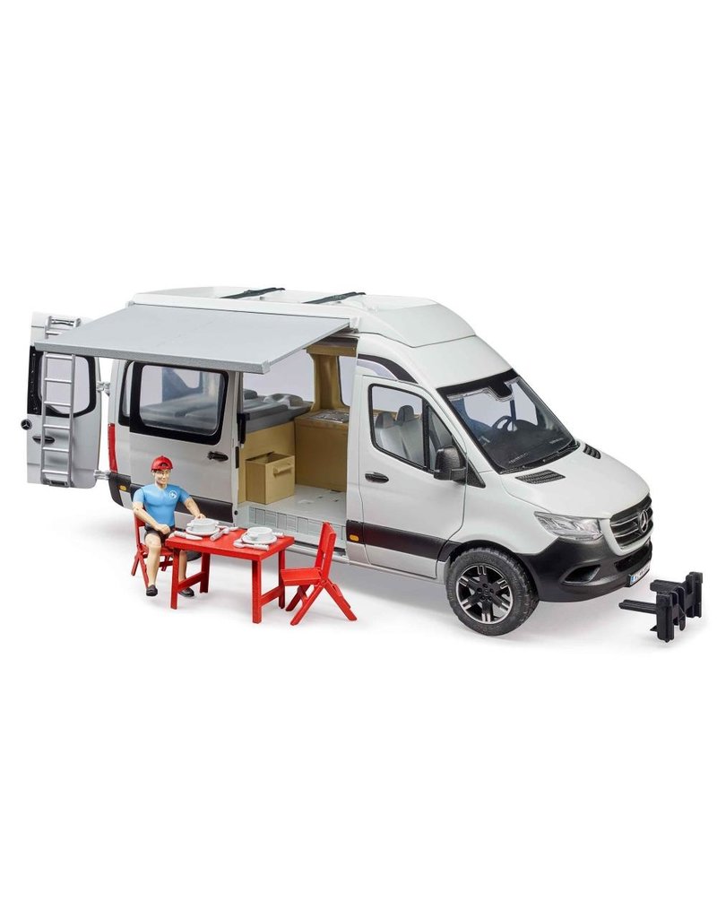 Bruder Bruder 2672 - Camper met chauffeur