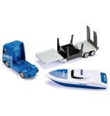 Siku Siku 1757 - Volvo vrachtwagen met Politie boot 1:87