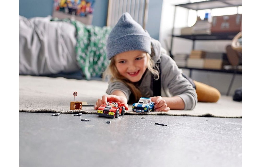 LEGO City 60242 - Politie Arrestatie Snelweg