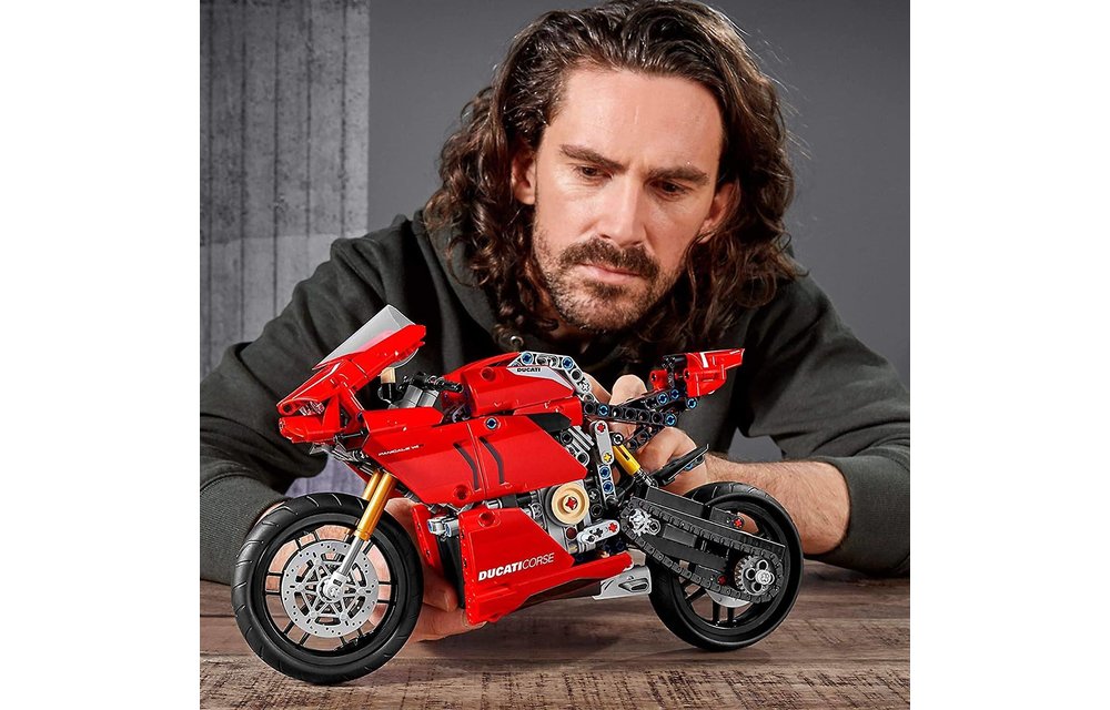 LEGO Technic Ducati Panigale V4 R | 42107
