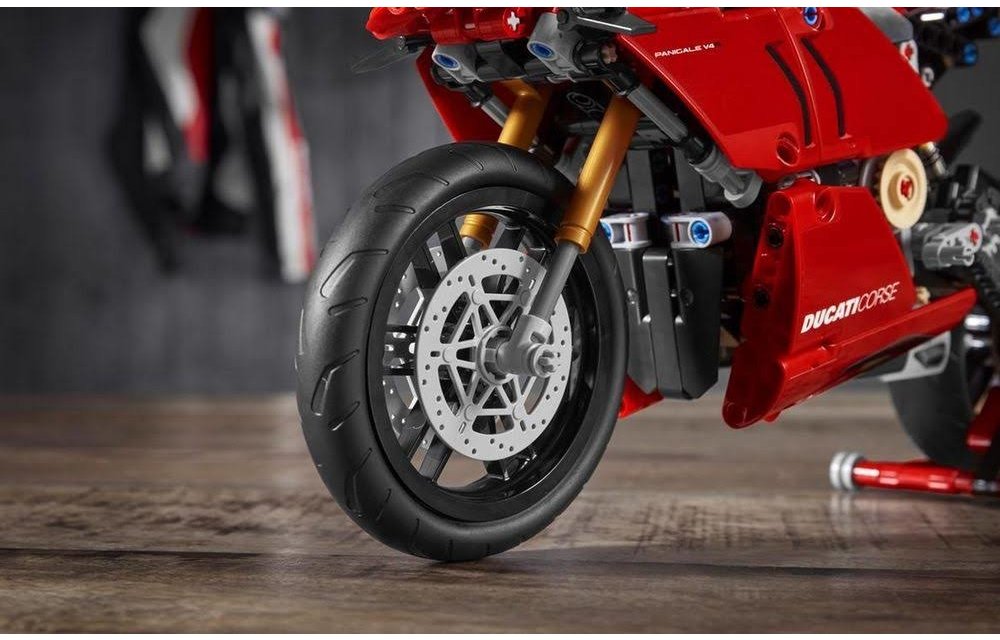 LEGO Technic Ducati Panigale V4 R | 42107