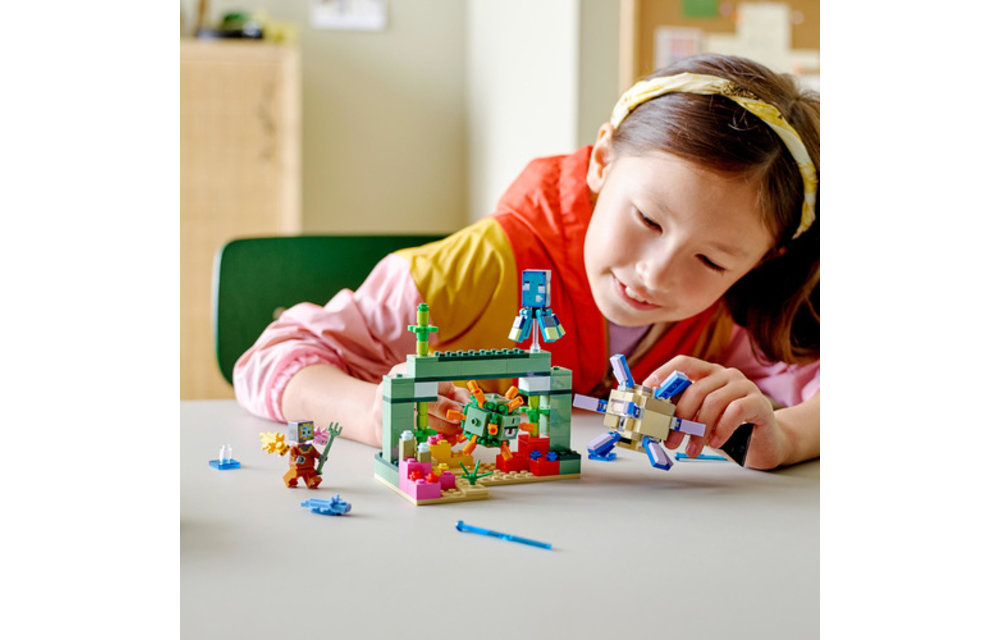 LEGO Minecraft De Bewakersstrijd | 21180