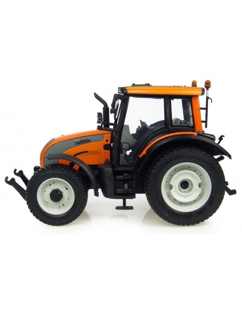 Universal Hobbies Universal Hobbies Valtra N 121 Kommunal  1:32