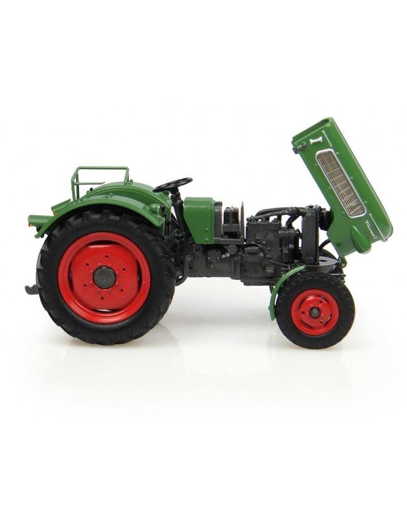 Universal Hobbies Universal Hobbies 4049 - Fendt Farmer 2  1:32