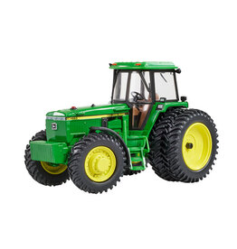 Britains Britains 43383 - John Deere 4960 met dubbellucht 1:32