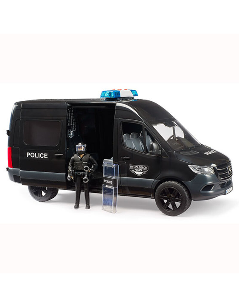 Bruder Bruder 02685 - ME politiebus met ME agent 1:16