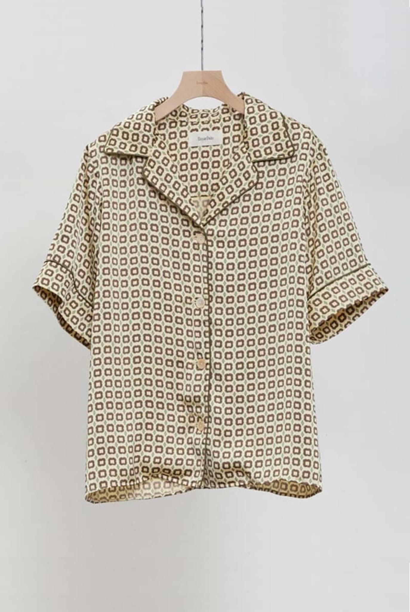 Small pattern open collar shirt Yellow