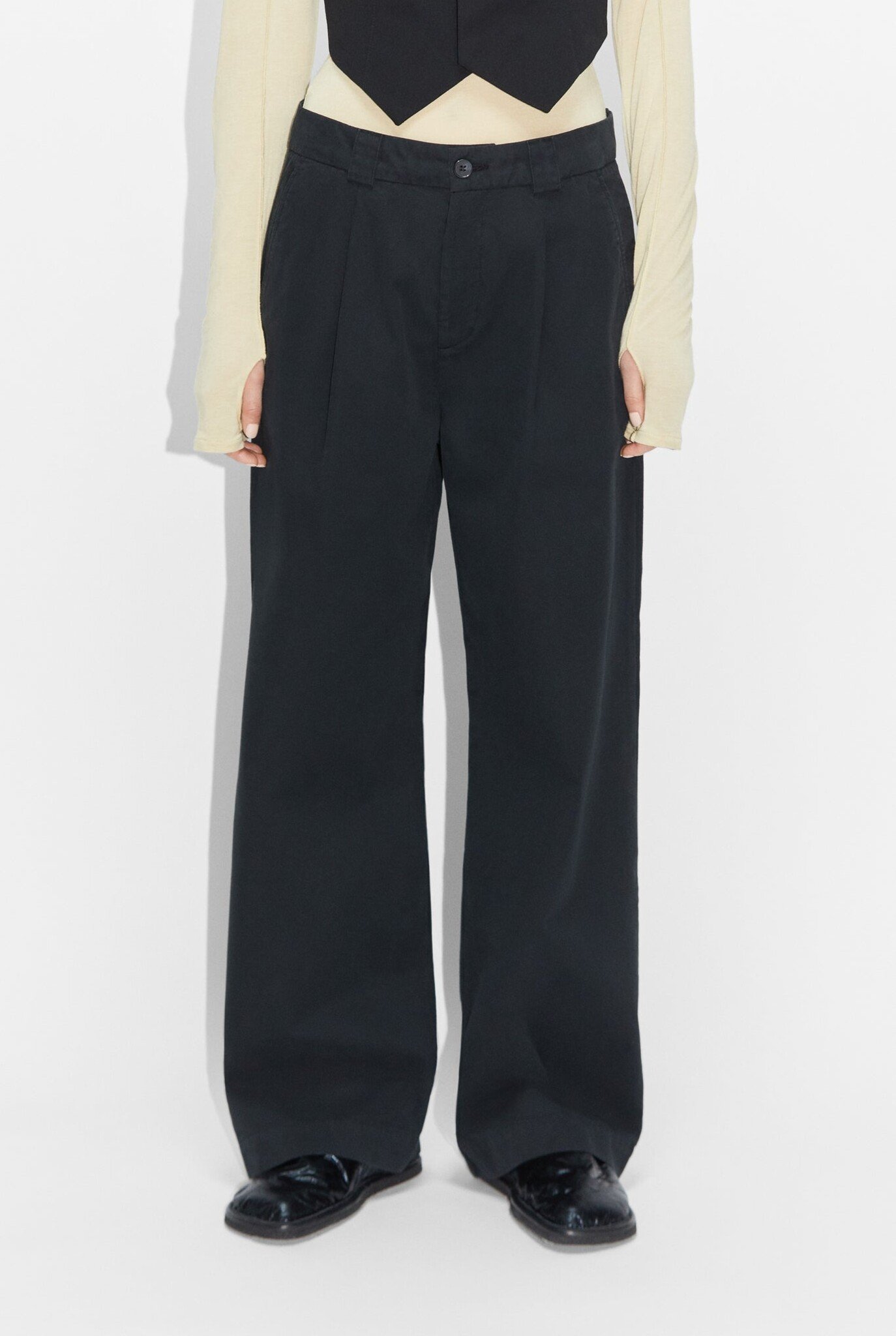Novel Trousers Faded Black Chino