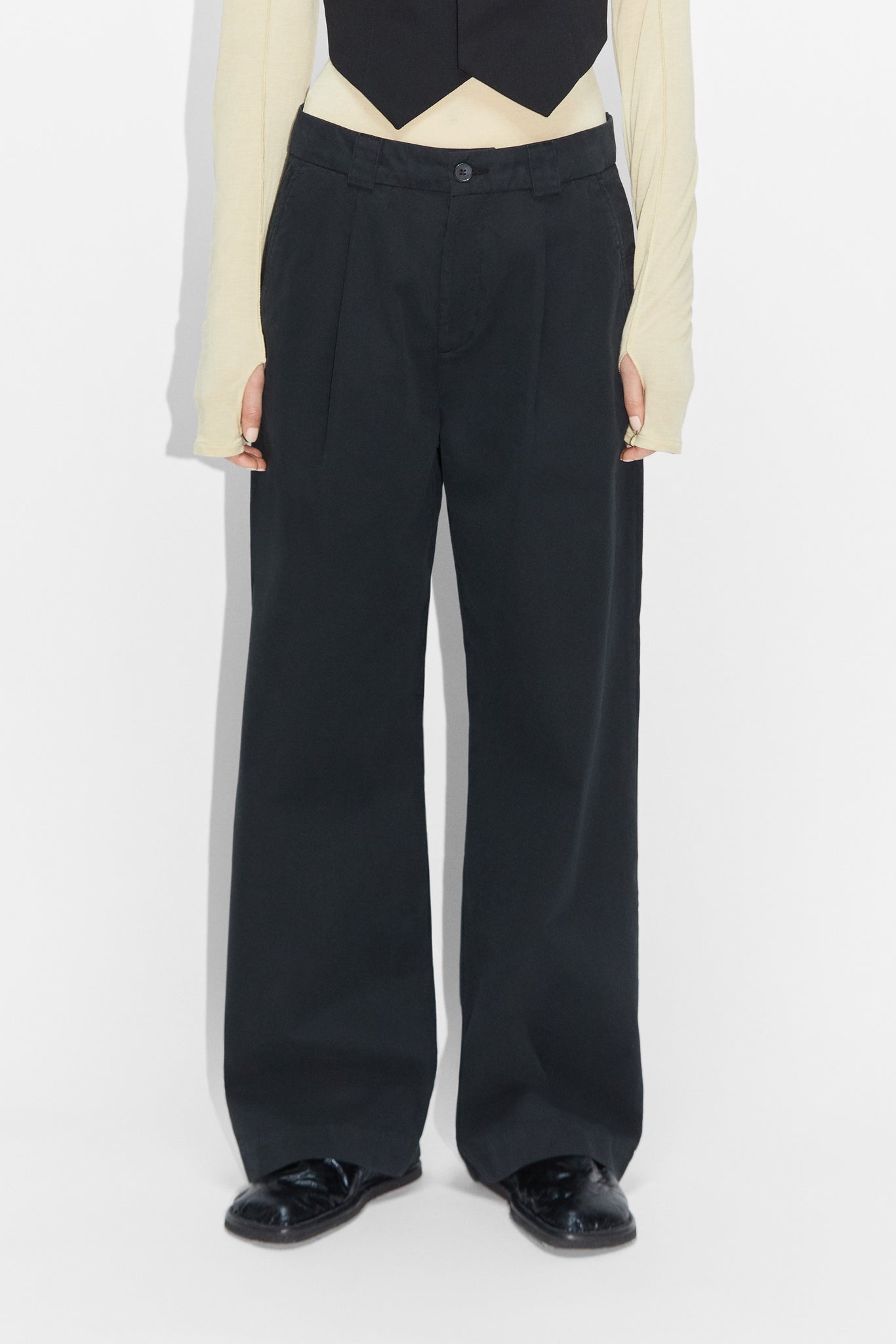 MAENIQUE - Hawkin line Faded denim trousers - Codibook.