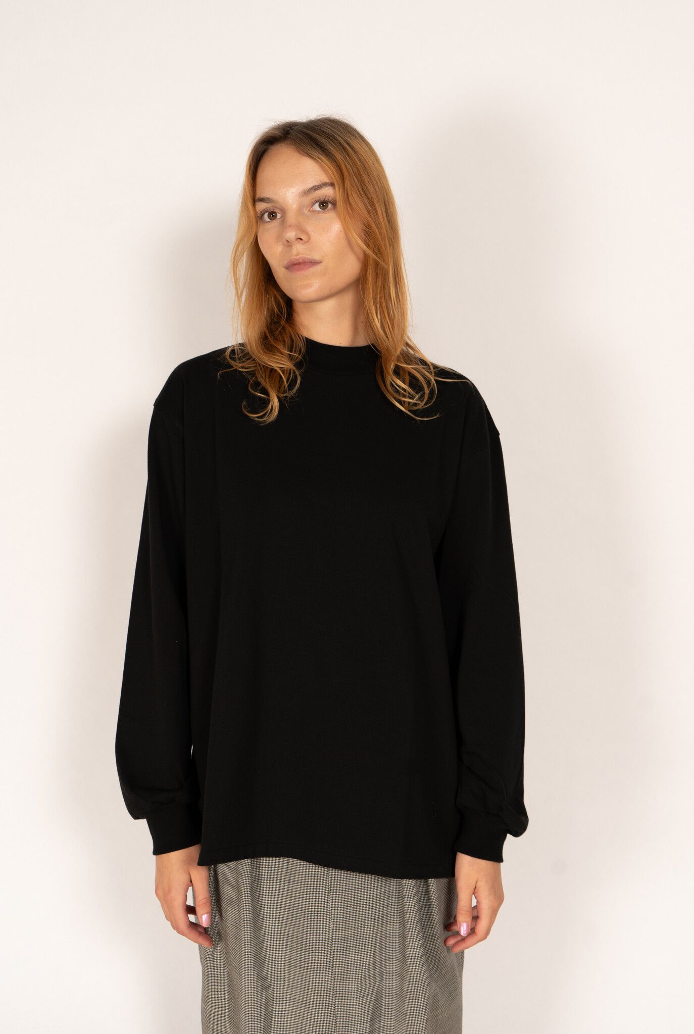 Side stitch Mock neck L/S Tee Black