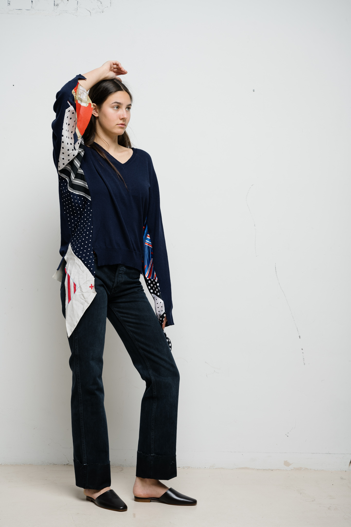 Robbie V-neck sweater vintage silk scarves Navy/Red