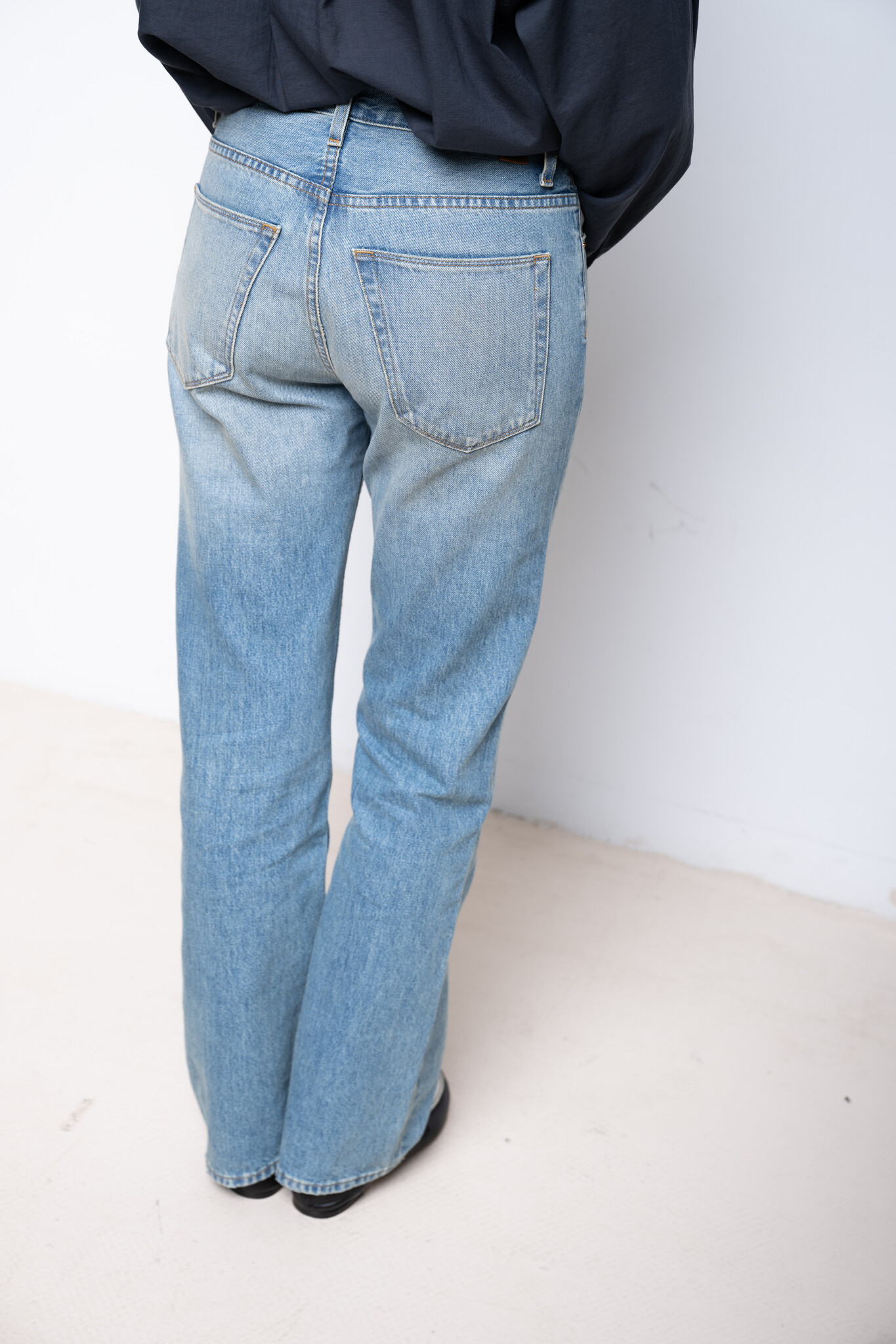 The Easy jeans worn indigo