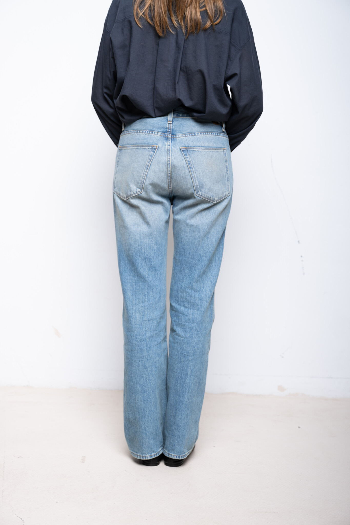 The Easy jeans worn indigo