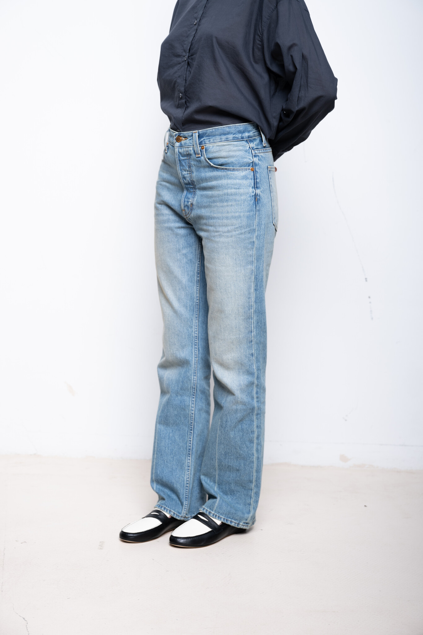 The Easy jeans worn indigo