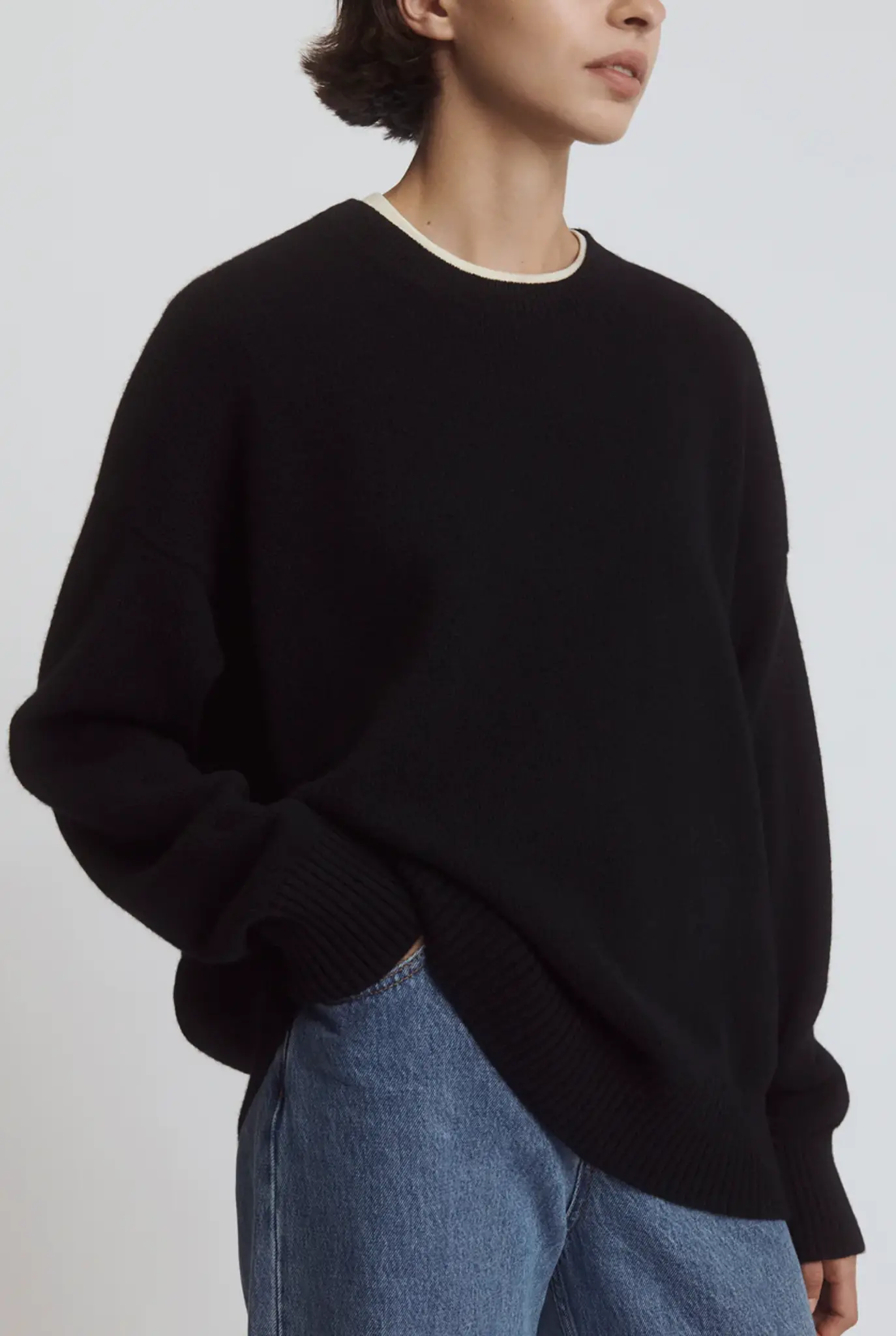 Innes Slouch Crewneck black