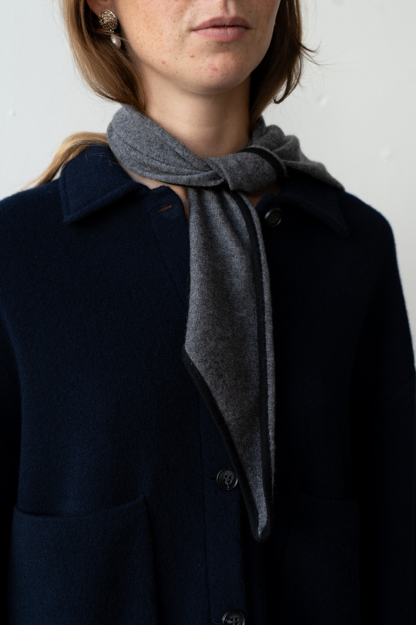 Chelsea Scarf Graphite /Black