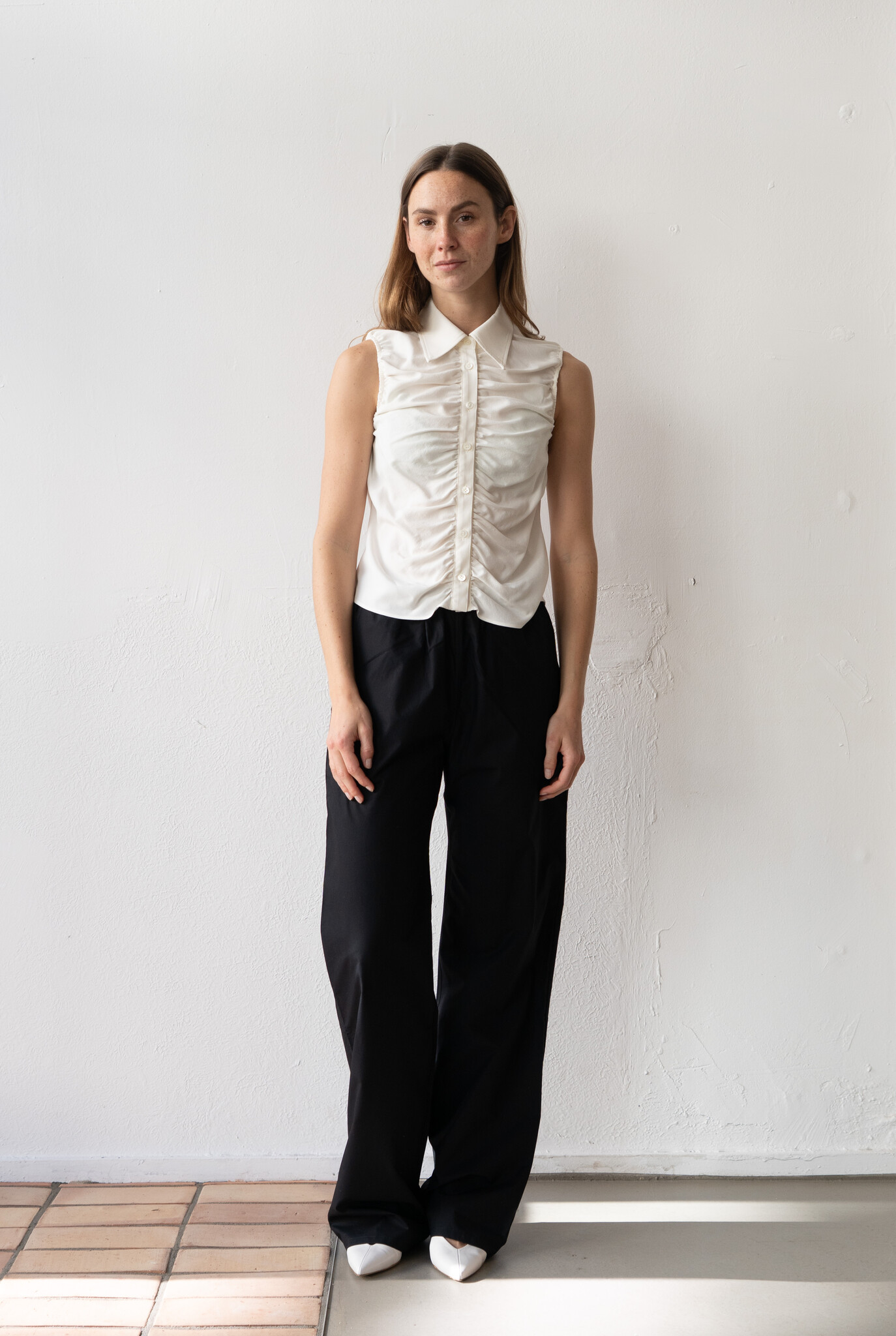 Silk Nidom Sleeveless Gather Shirt White