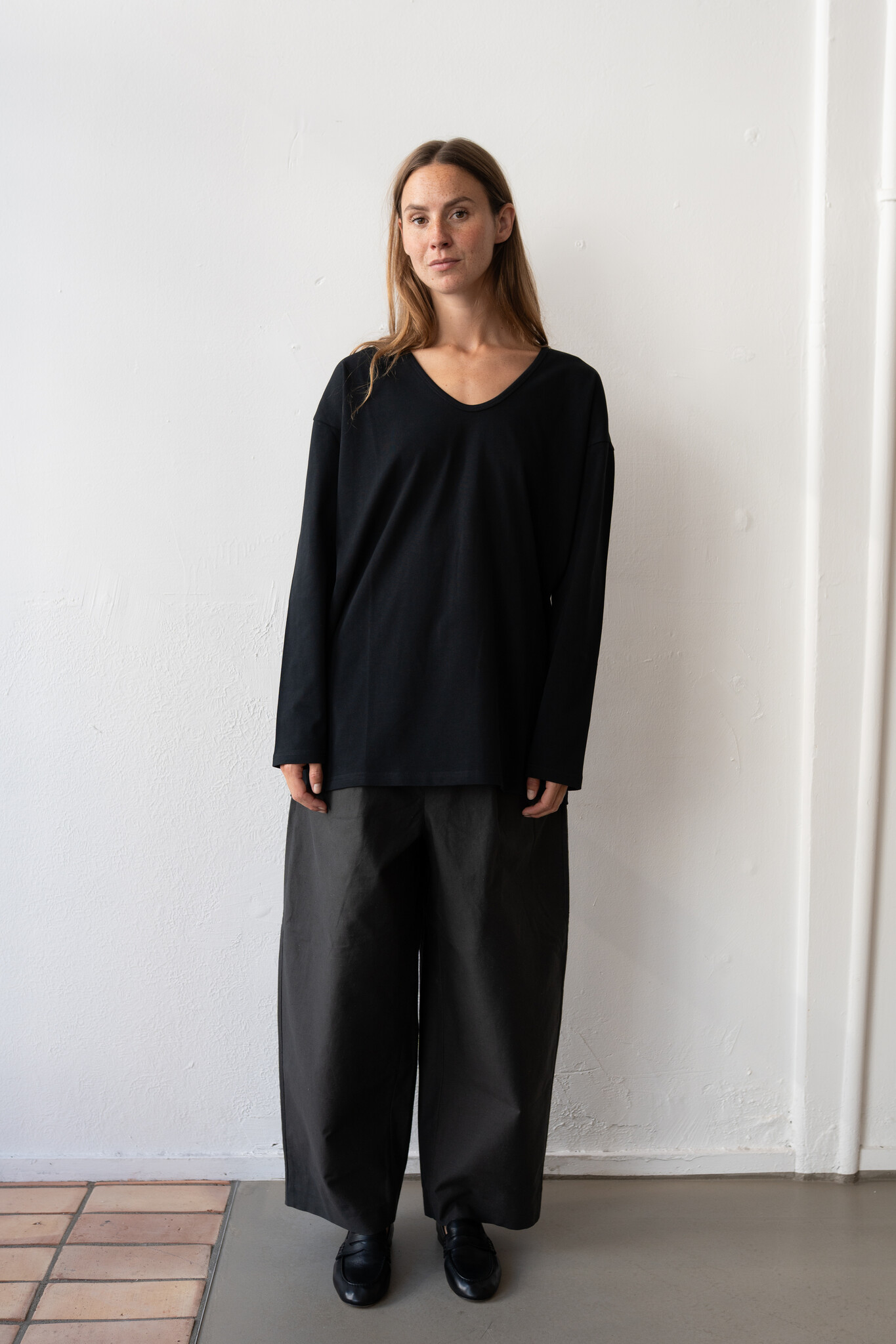 Boy V neck black jersey