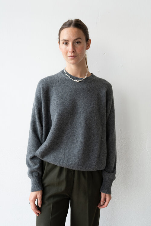 Innes Slouch Crewneck Derby Grey