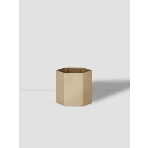 Ferm Living Hexagon bloempot small goud Ferm Living Hexagon bloempot small goud