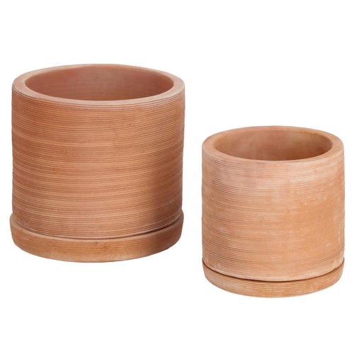 Kave Home Karlina twee terracotta plantenbakken met schaal