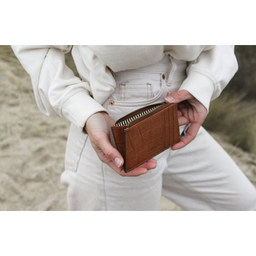 O My Bag Lola geldbeugel cognac - klassiek crocoleder cognac O My Bag Lola geldbeugel cognac - klassiek crocoleder cognac