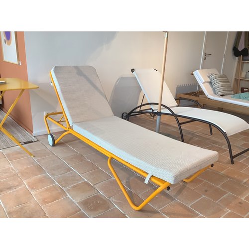 Isimar Barceloneta zonnebed met kussen - TOONZAALMODEL Isimar Barceloneta zonnebed met kussen - TOONZAALMODEL