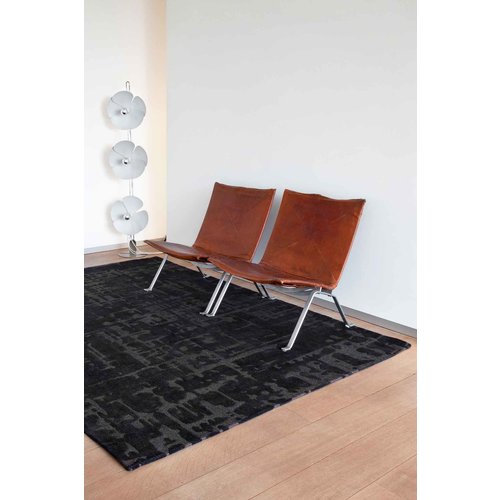 Louis De Poortere Rugs Baobab black water tapijt Structures collection