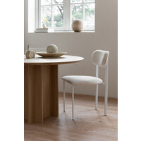 Oblique eetkamerstoel bekleed wit frame Bear