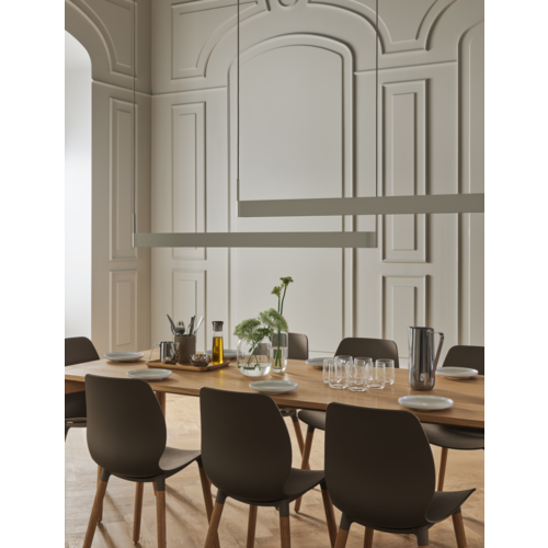 Bolia Pana eettafel blad witte fenix laminaat onderstel geoliede eik