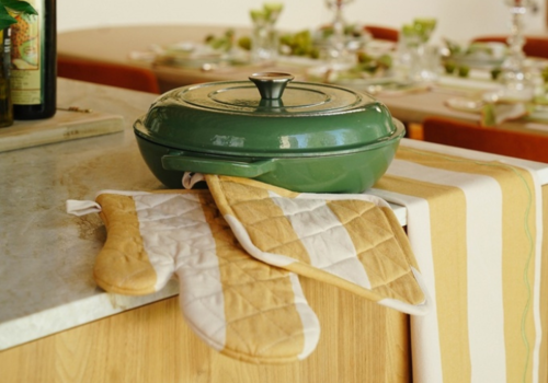 Manique(s) et gants de cuisine