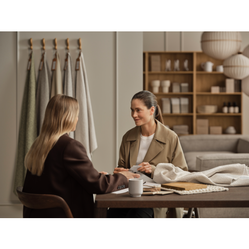 Bolia Graceful table à manger en chêne massif huilé foncé