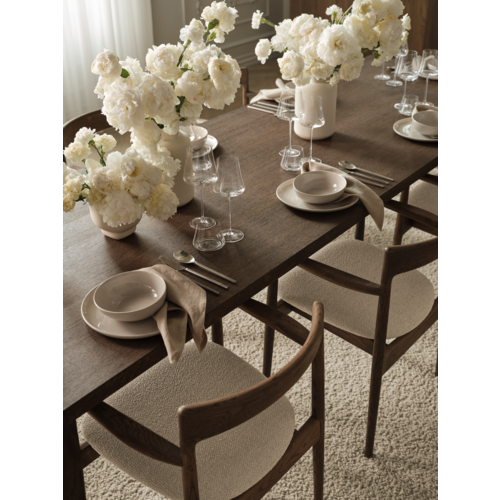 Bolia Graceful table à manger en chêne massif huilé foncé