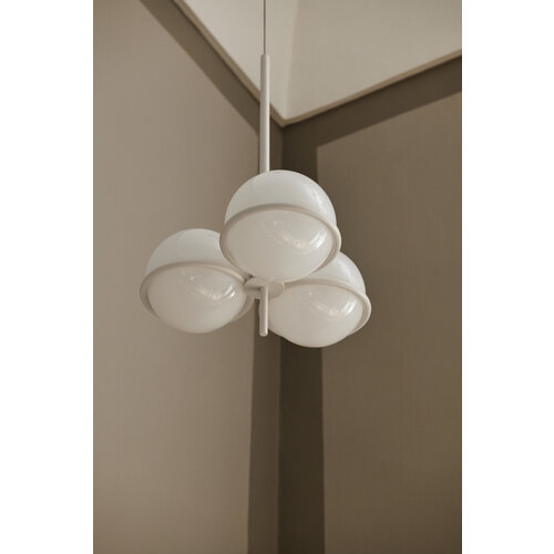 Ferm Living Era chandelier hanglamp eggshell