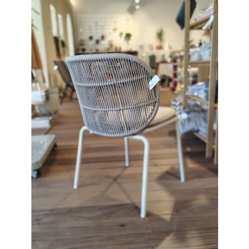 Vincent Sheppard Kodo tuinstoel dune white incl. zitkussen - TOONZAALMODEL