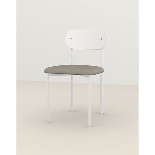 Studio Henk Oblique stoel wit frame witte rugleuning brema beige05 - TOONZAALMODEL
