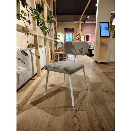 Studio Henk Ode eetkamerstoel - witte frame - grijze Brema zitting