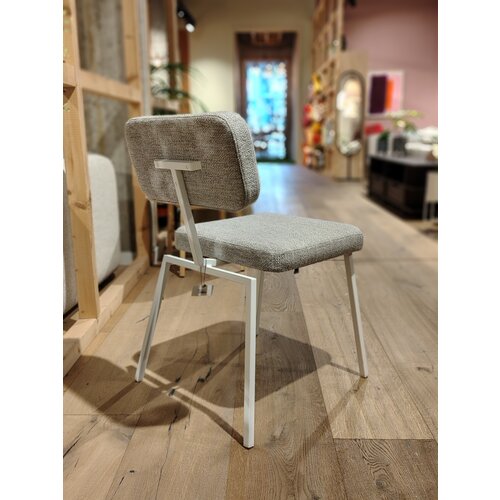 Studio Henk Ode eetkamerstoel - witte frame - grijze Brema zitting