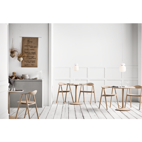 Bolia Turned ronde eettafel gelakt eiken natuur Ø 75 cm