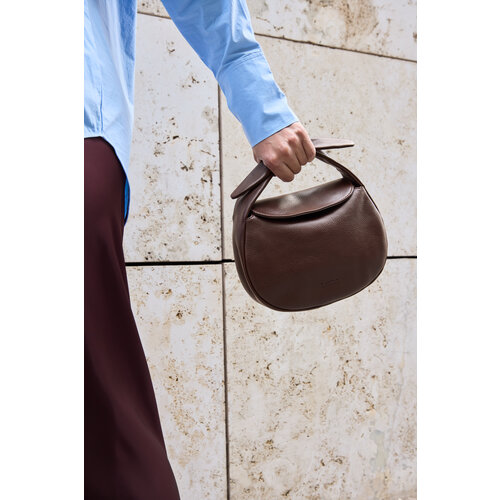 O My Bag Coco croissant handtas klassiek leer - Chocolate