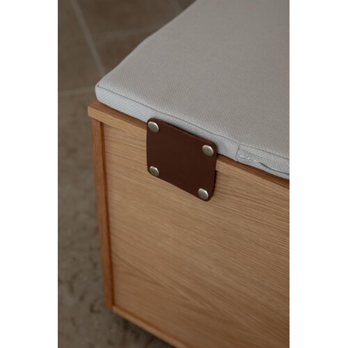 Umage Hideaway opbergbank eik – houten klapdeur met patroon - sterling Cushion Umage Hideaway opbergbank eik – houten klapdeur met patroon - sterling Cushion