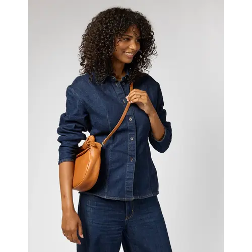 O My Bag Coco croissant handtas Wild oak soft grain O My Bag Coco croissant handtas Wild oak soft grain