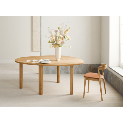 Bolia Latch eettafel 170 x 147 wit gepigmenteerde geoliede eik TOONZAALMODEL