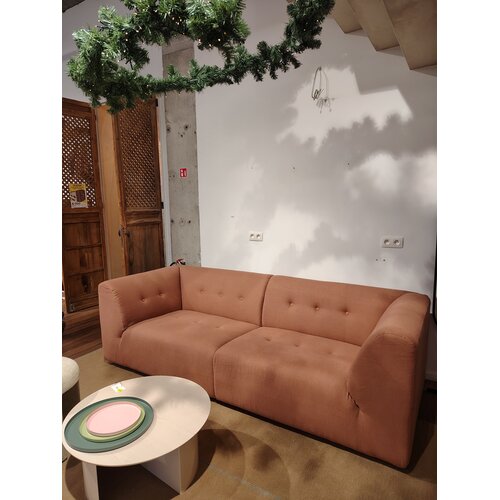 HKLiving Vint sofa driezit Linen Dusty Rose - TOONZAALMODEL HKLiving Vint sofa driezit Linen Dusty Rose - TOONZAALMODEL