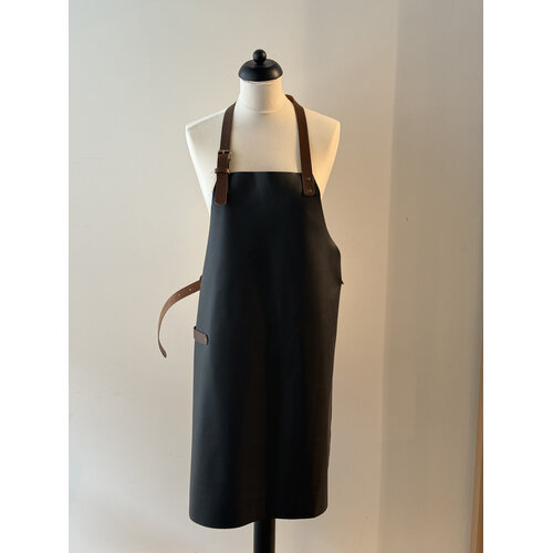 Verstee Leather Crafts Keukenschort leder rivet zwart/cognac stevige halsriem Verstee Leather Crafts Keukenschort leder rivet zwart/cognac stevige halsriem