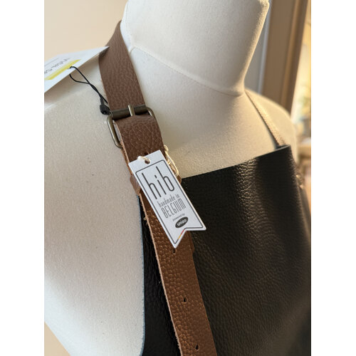Verstee Leather Crafts Keukenschort leder rivet zwart/cognac soepele halsriem Verstee Leather Crafts Keukenschort leder rivet zwart/cognac soepele halsriem
