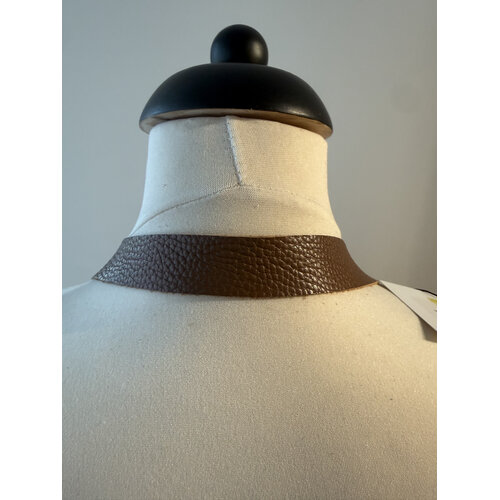 Verstee Leather Crafts Keukenschort leder rivet zwart/cognac soepele halsriem Verstee Leather Crafts Keukenschort leder rivet zwart/cognac soepele halsriem